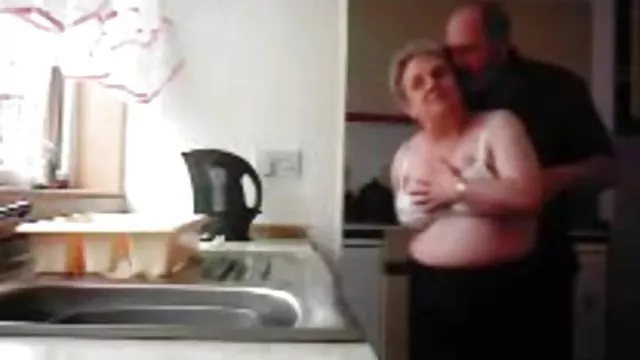 XXX bez rejestracji Grube duże pośladki biodra obrót pokaż zarośnięte cipy