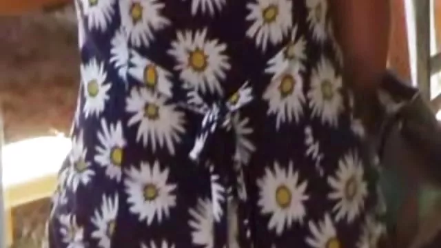 XXX bez rejestracji Piękna dziewczyna blondynka zarosniete cipy i jej przyjaciel przed kamerą