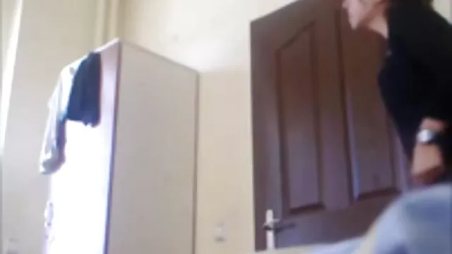 XXX bez rejestracji Kamera internetowa zarośnięte cipeczki dziewczyna palce tyłeczek w pończochy i buty na obcasie