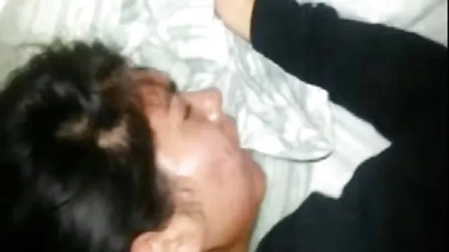 XXX bez rejestracji Sexy dziewczyna zarośnięte łona w łazience